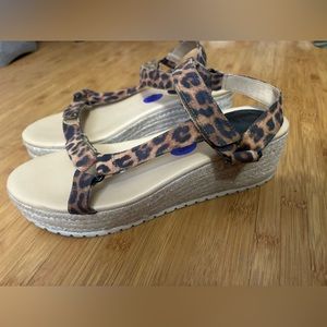 Nine West Platform Leopard Print Sandals -Size 8.5